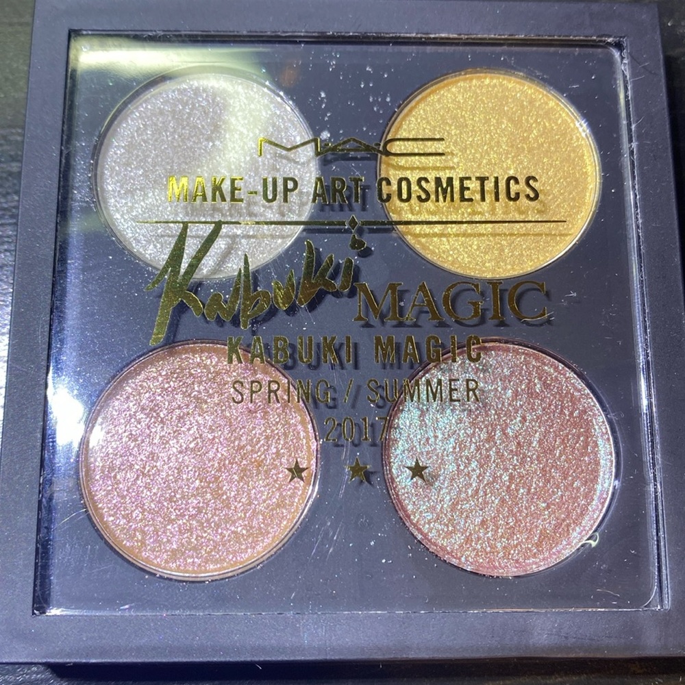 KABUKI MAGIC FOR MAC EYESHADOW PALETTE